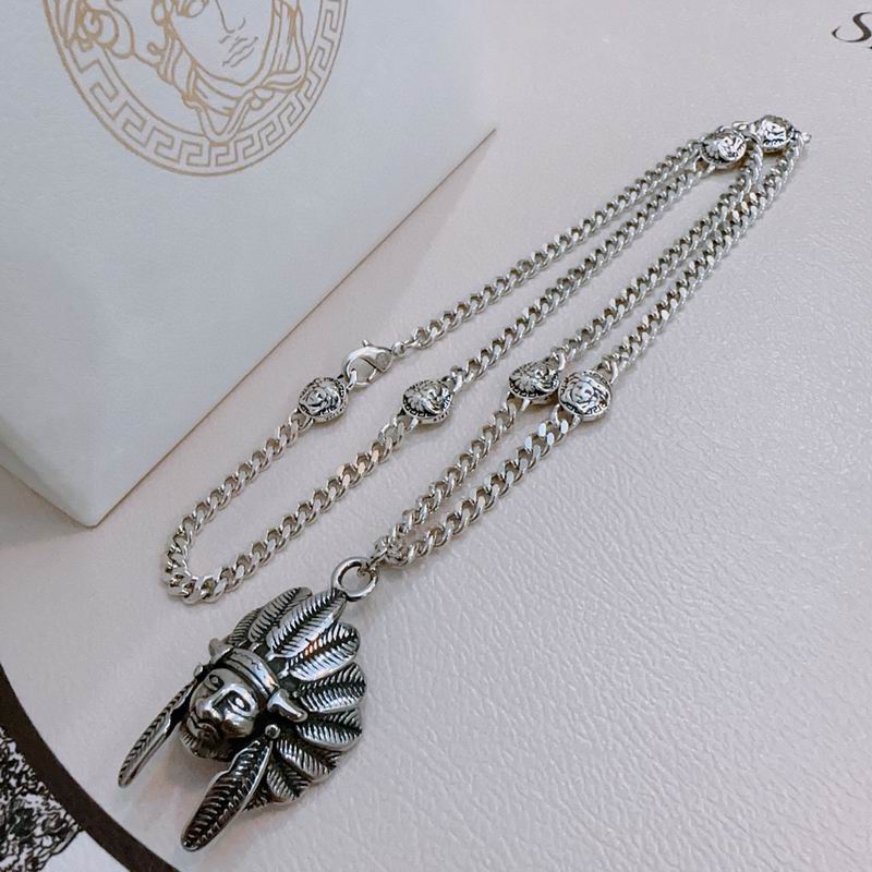 Versace necklace lyx202